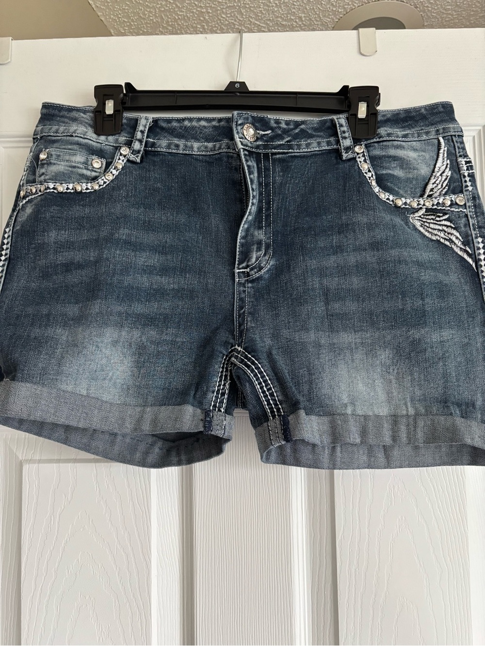 Like new Denim Embroidered Rhinestone Cuffed Women's Shorts. Skull detail. Sz 15